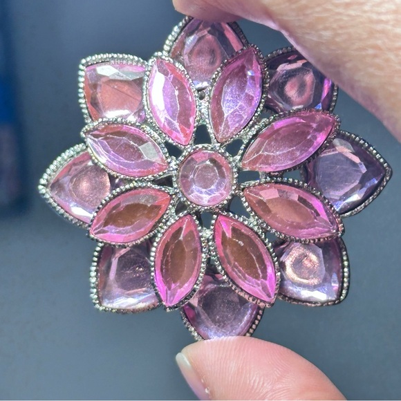 Radiant Pink Glass Brooch Layer Cake Style - Picture 1 of 6